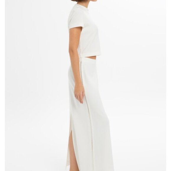 Sport Slit Ecru Long Skirt - Picture 3 of 3